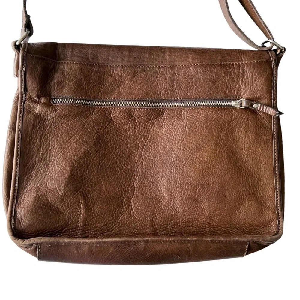 Valentina In Pelle Pebbled Leather Messenger Bag - Unisex